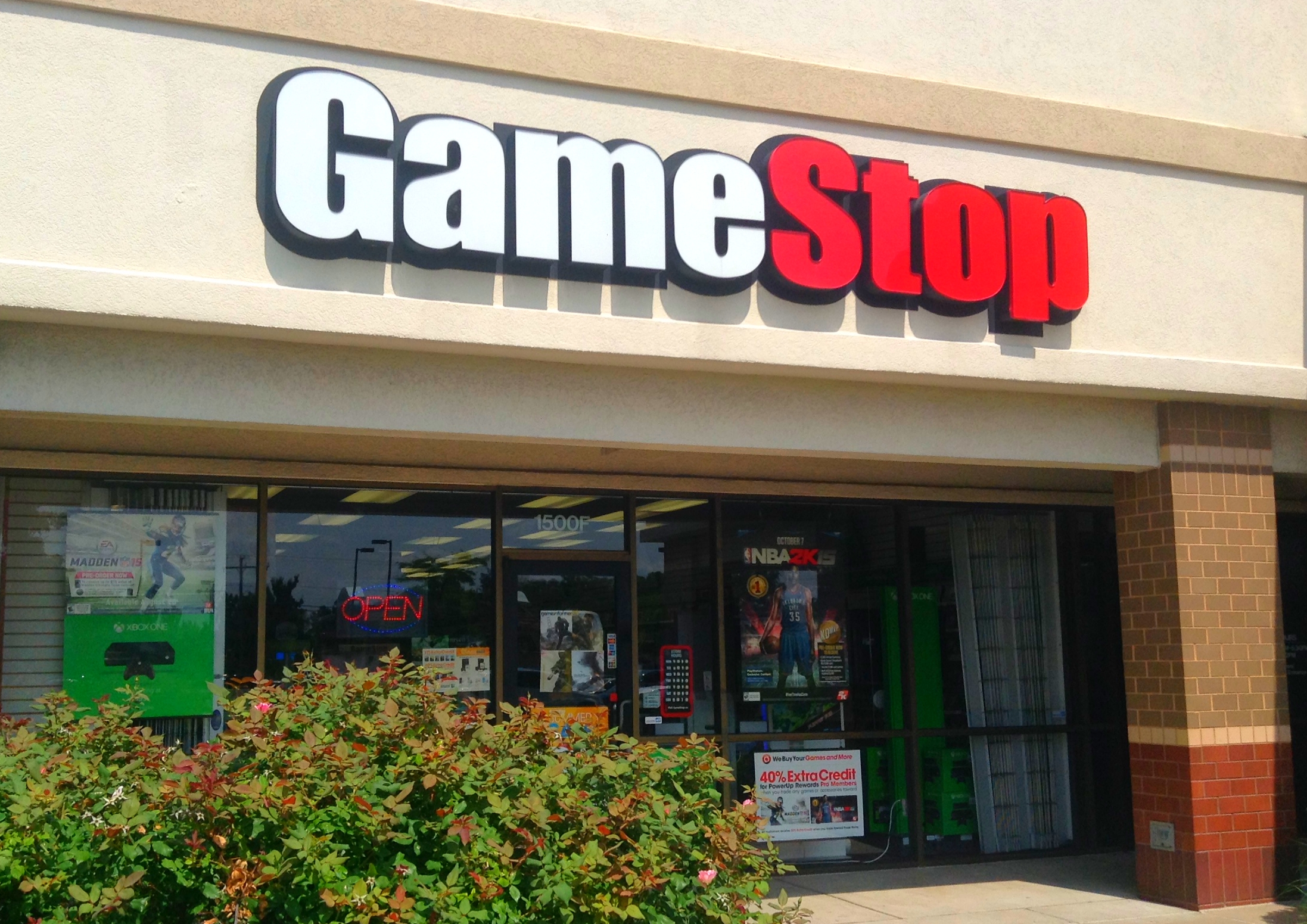 Picture of GameStop Logo