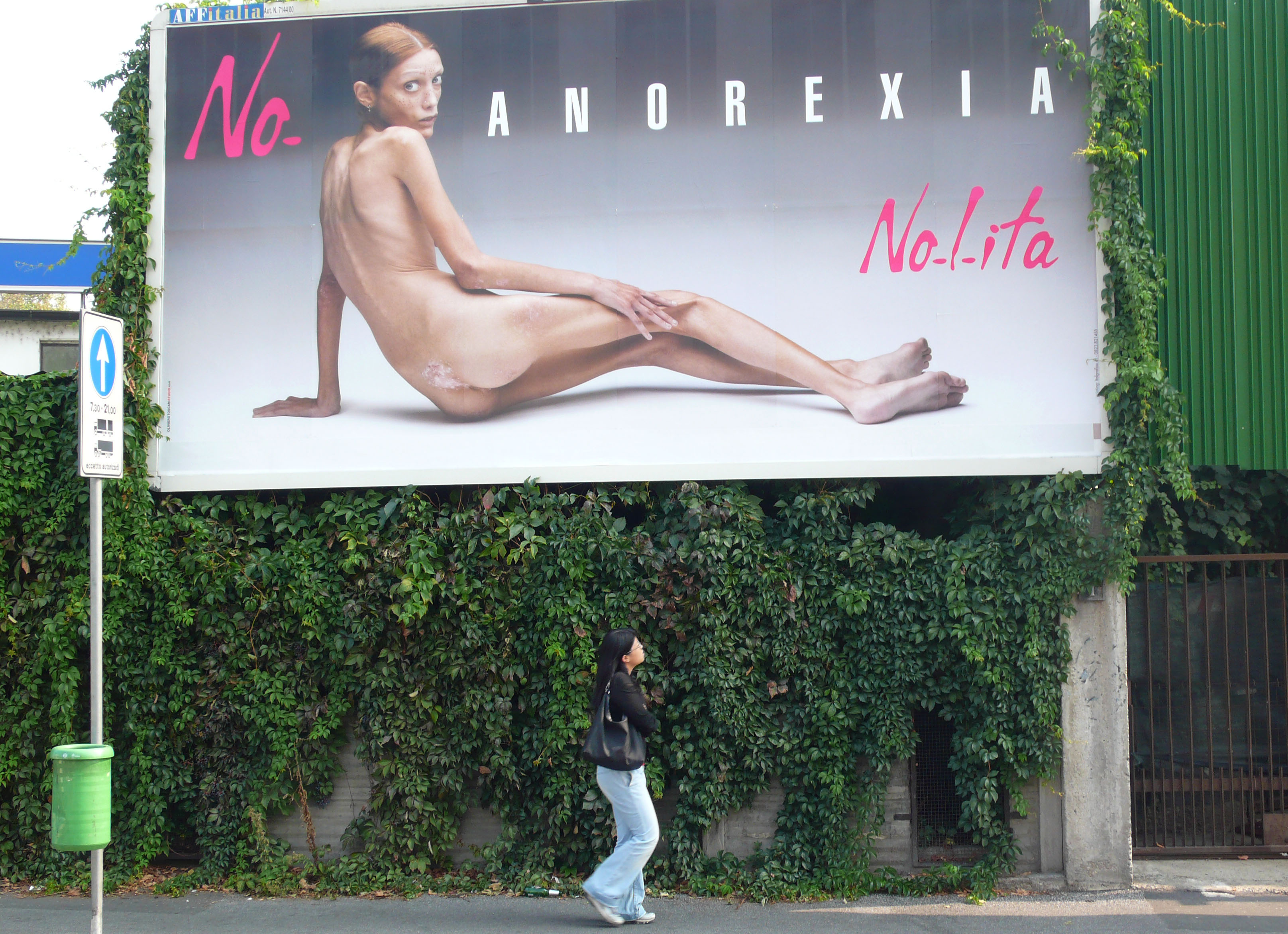Isabelle Caro billboard