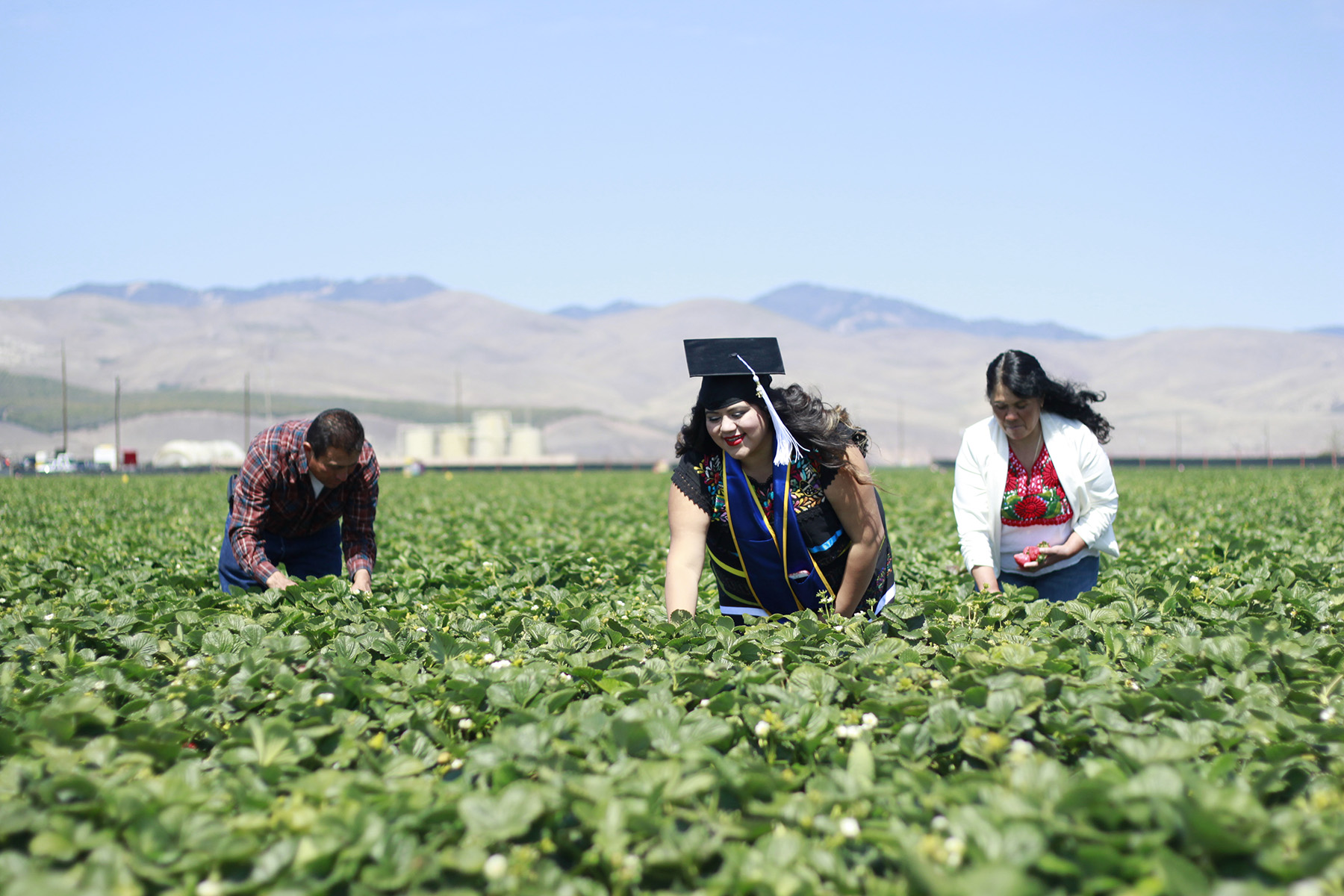 eunice-gonzalez-ucla-grad-in-field