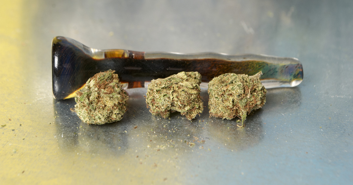 marijuana-and-pipe