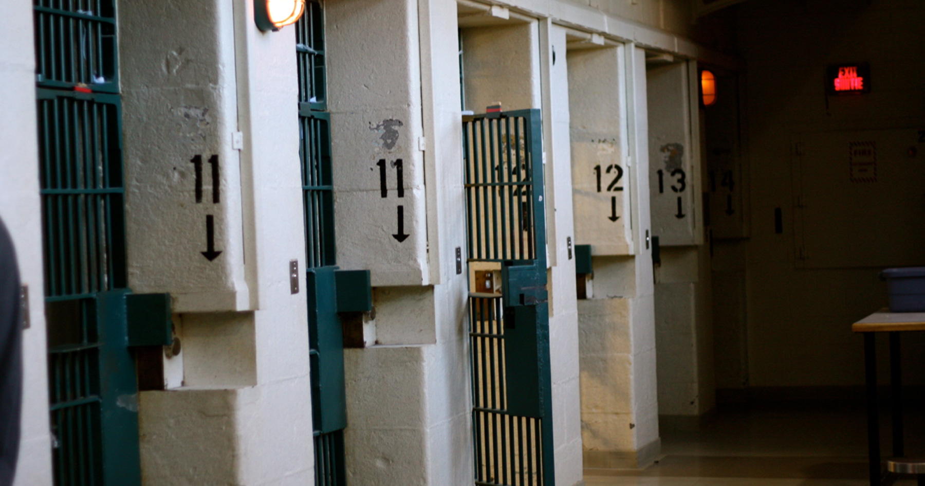 Expert Explains Why Women Fall in Love With Inmates ATTN