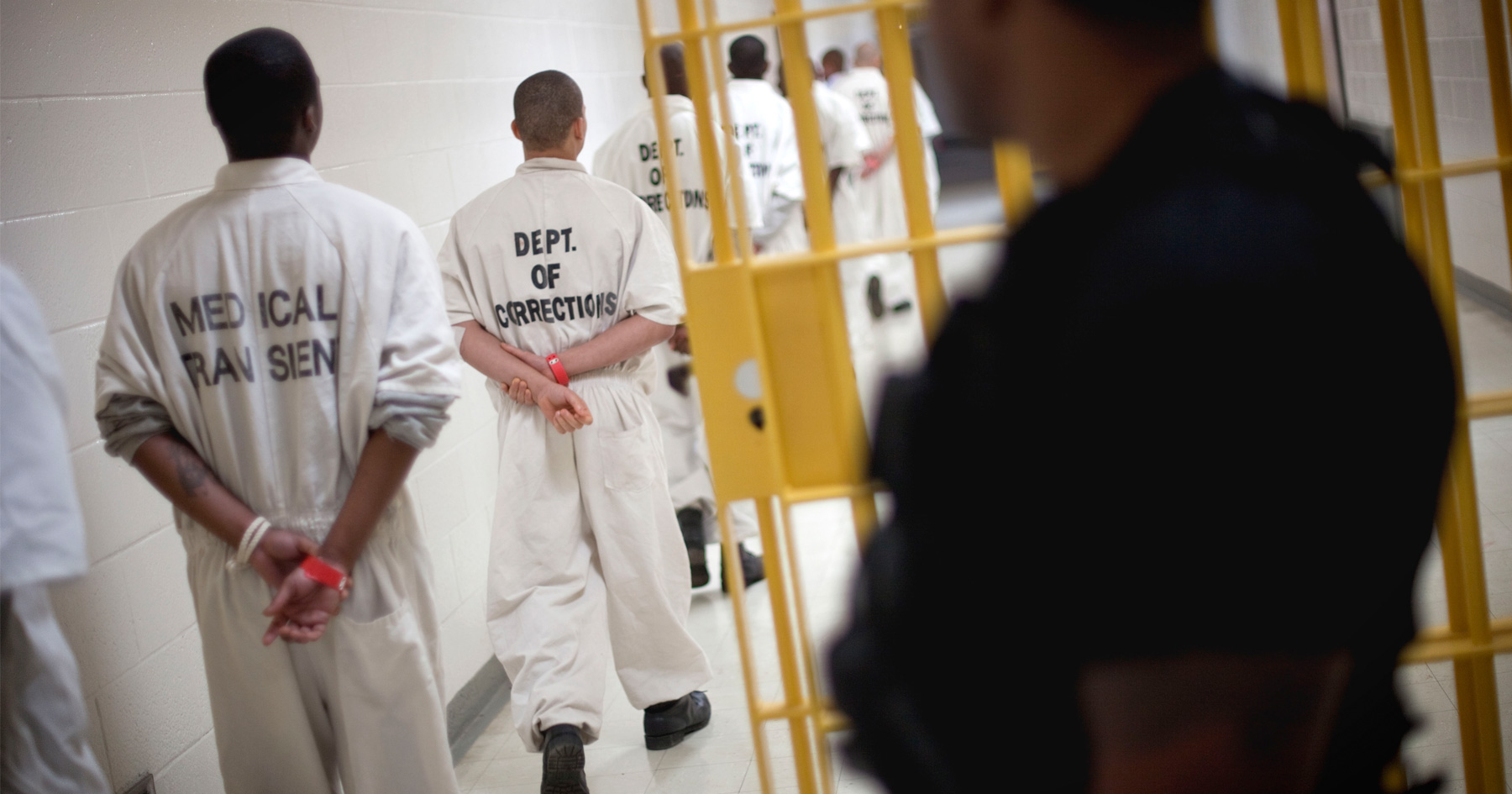 Expert Explains Why Women Fall in Love With Inmates ATTN