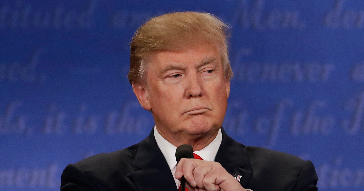 donald-trump-adjusting-microphone